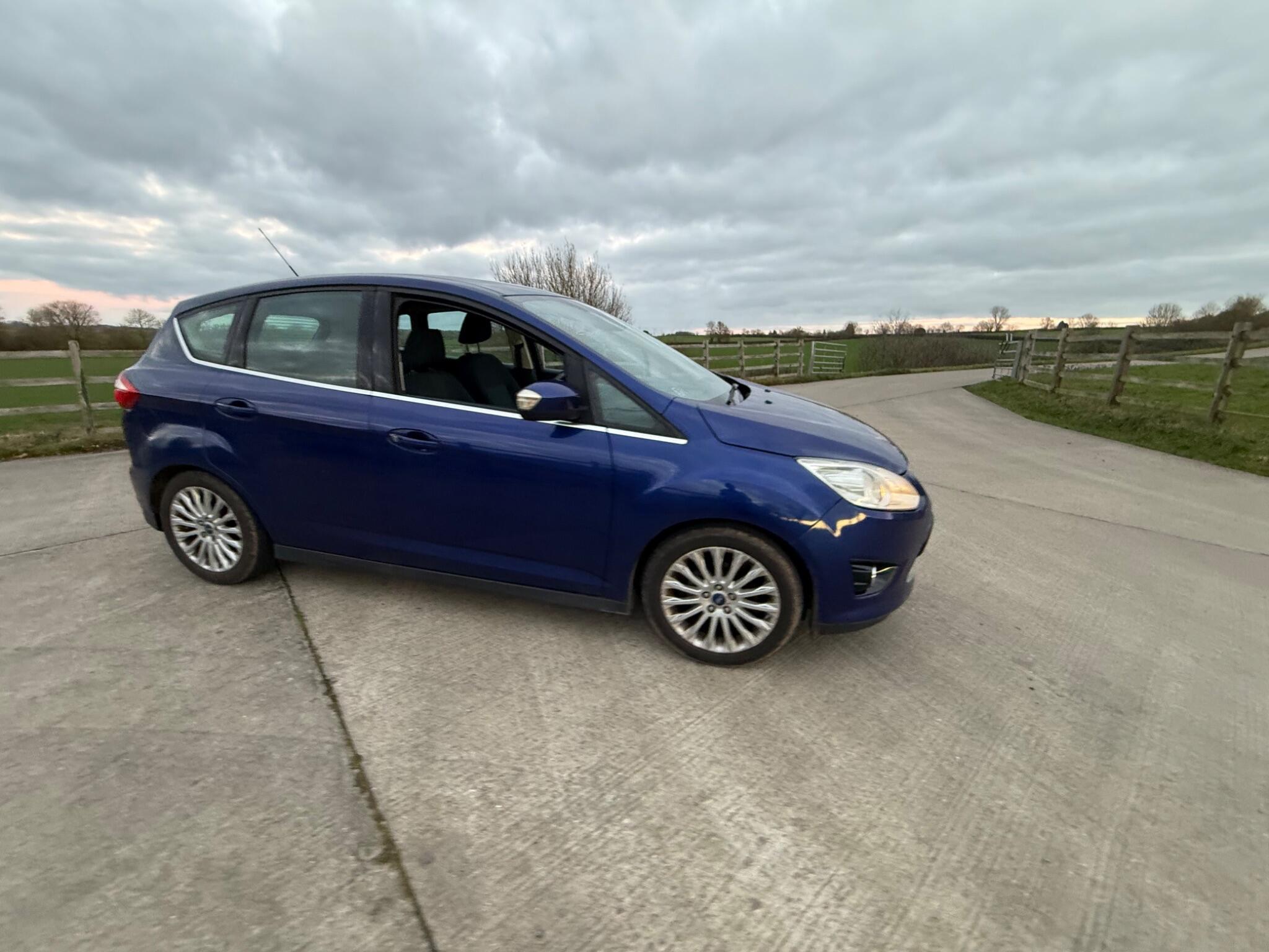 Ford C-Max 1.6 TDCi Titanium Euro 5 5dr — photo 81 of 104